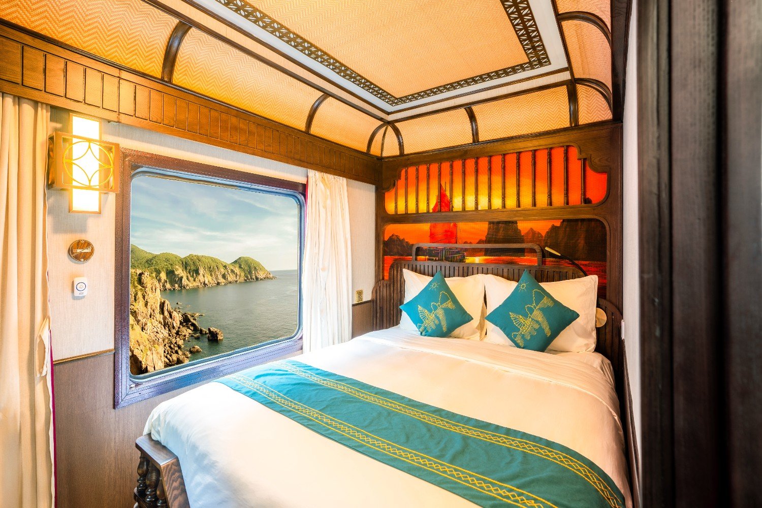 Double cabin