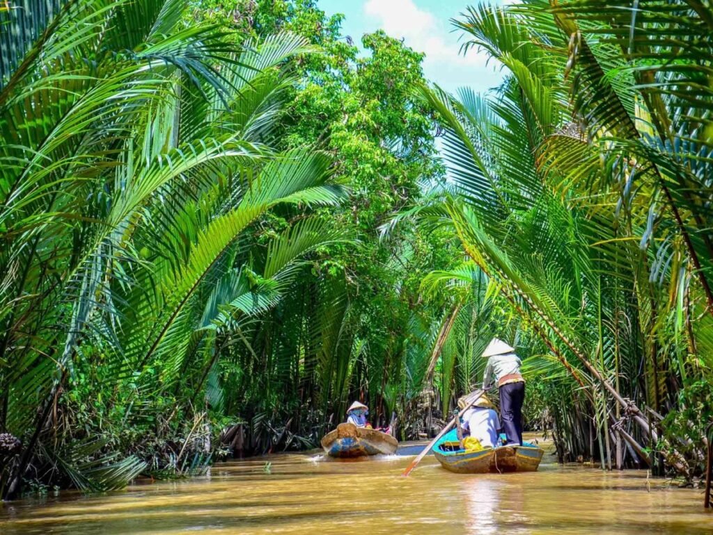 Luxury Mekong River Cruise and Train Tour